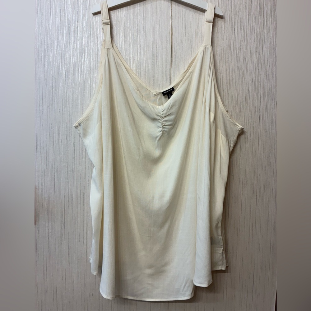 NWT Torrid Cream Camisole Closet Staple Minimalist‎ Top Size 6